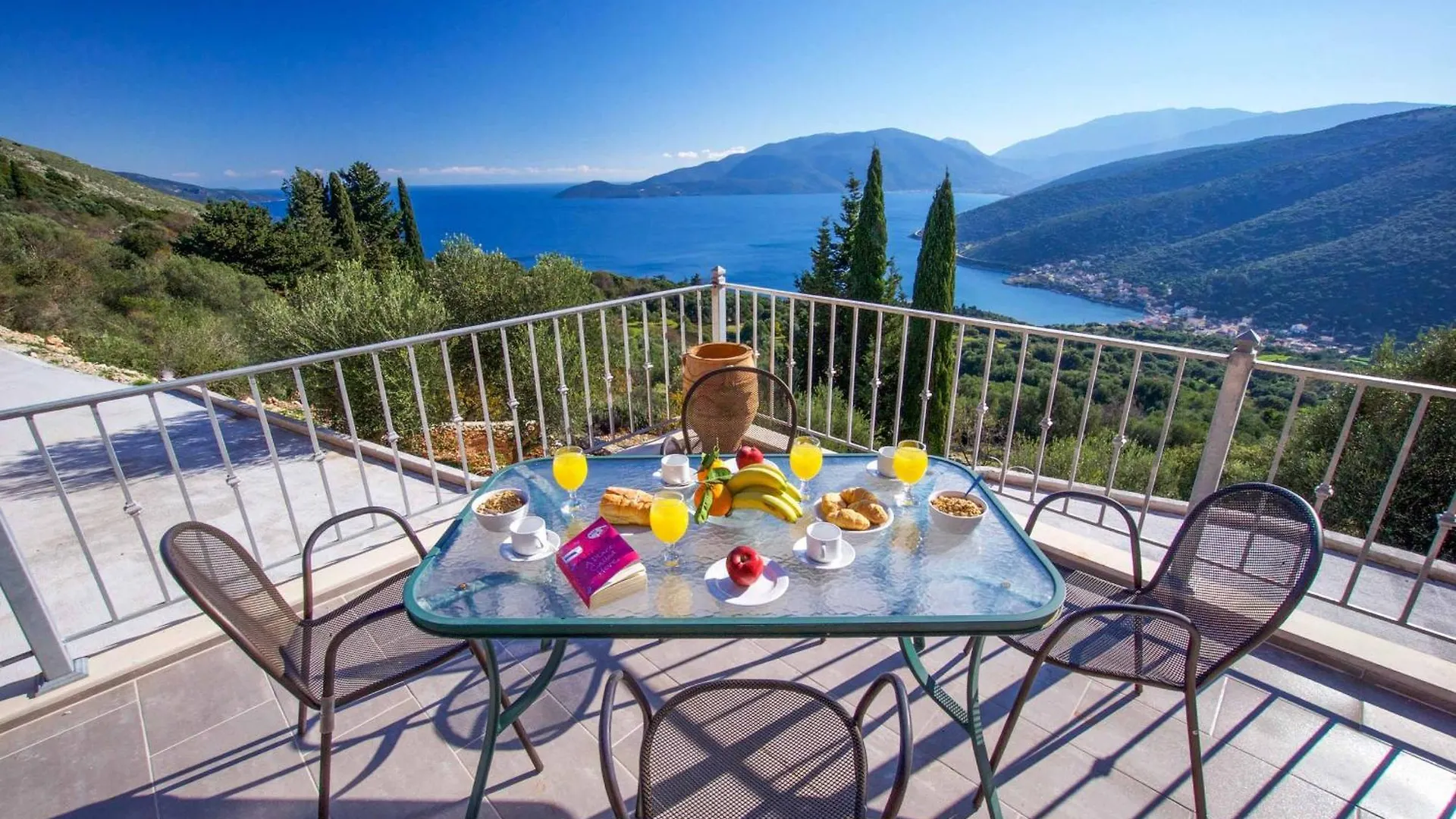 Villa Remvi Ferendinata Greece